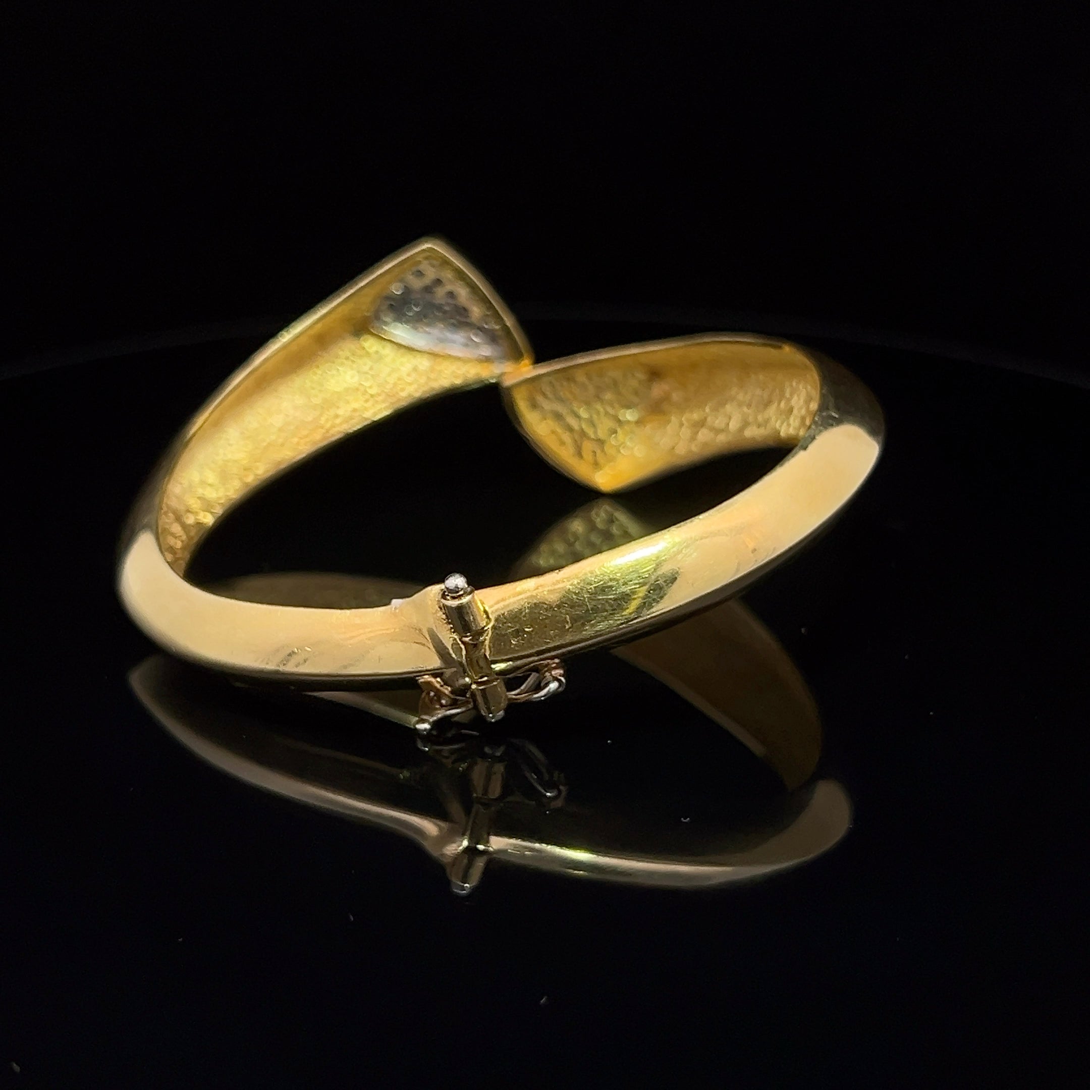 18 KARAT YELLOW GOLD AND DIAMOND BRACELET