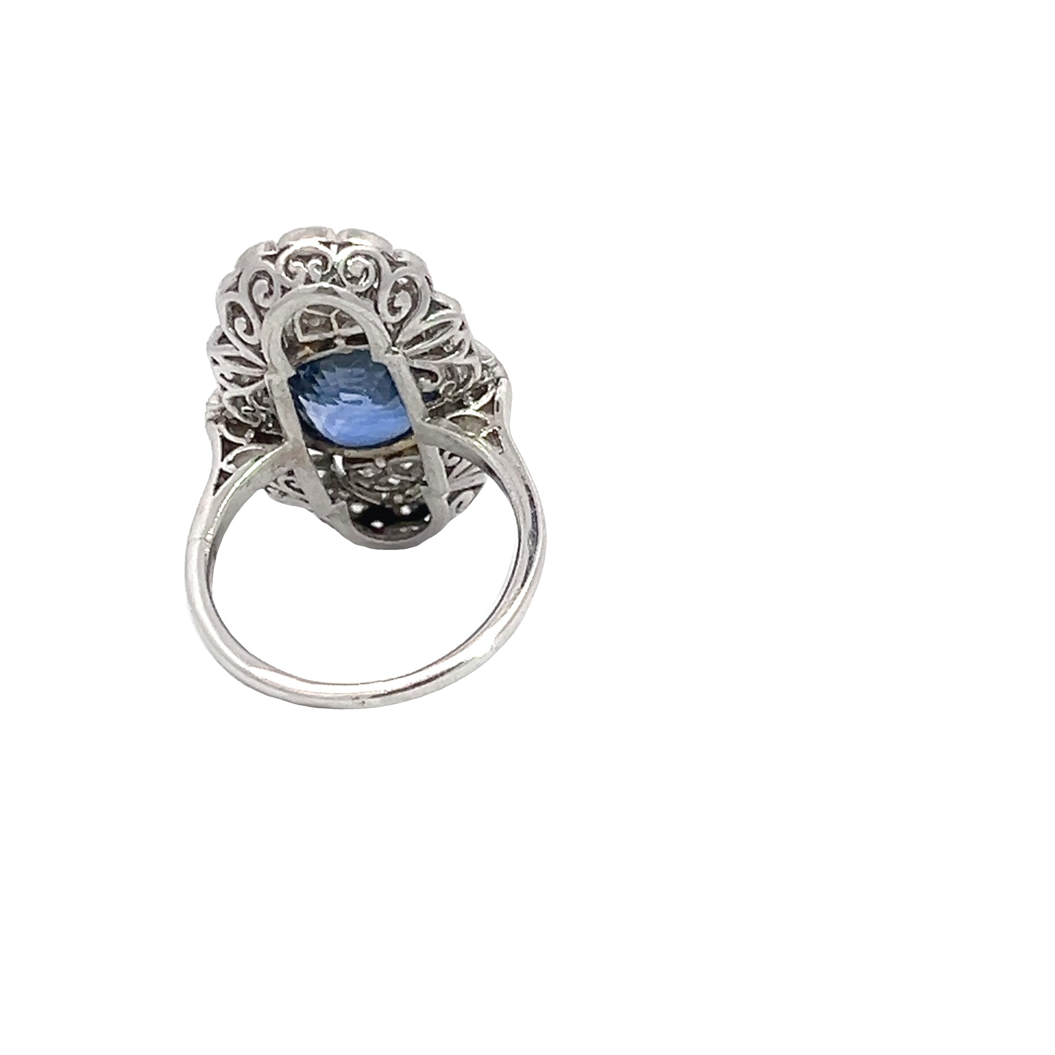 ART DECO SAPPHIRE AND DIAMOND RING