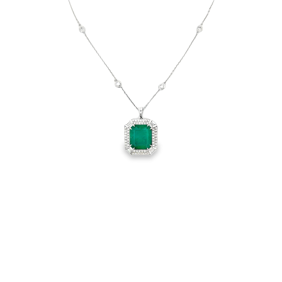 EMERALD AND DIAMOND PENDANT