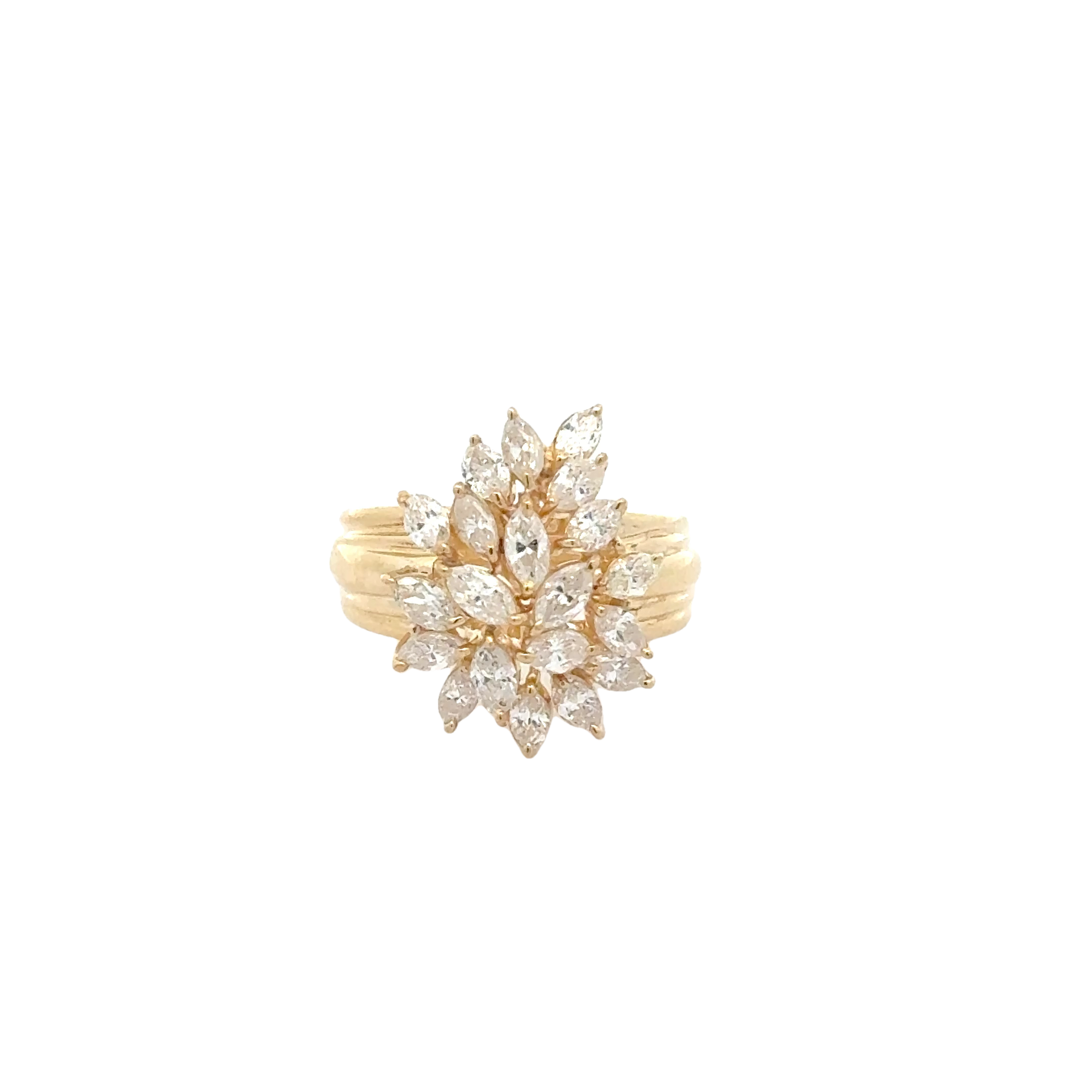 18 KARAT YELLOW GOLD DIAMOND CLUSTER RING