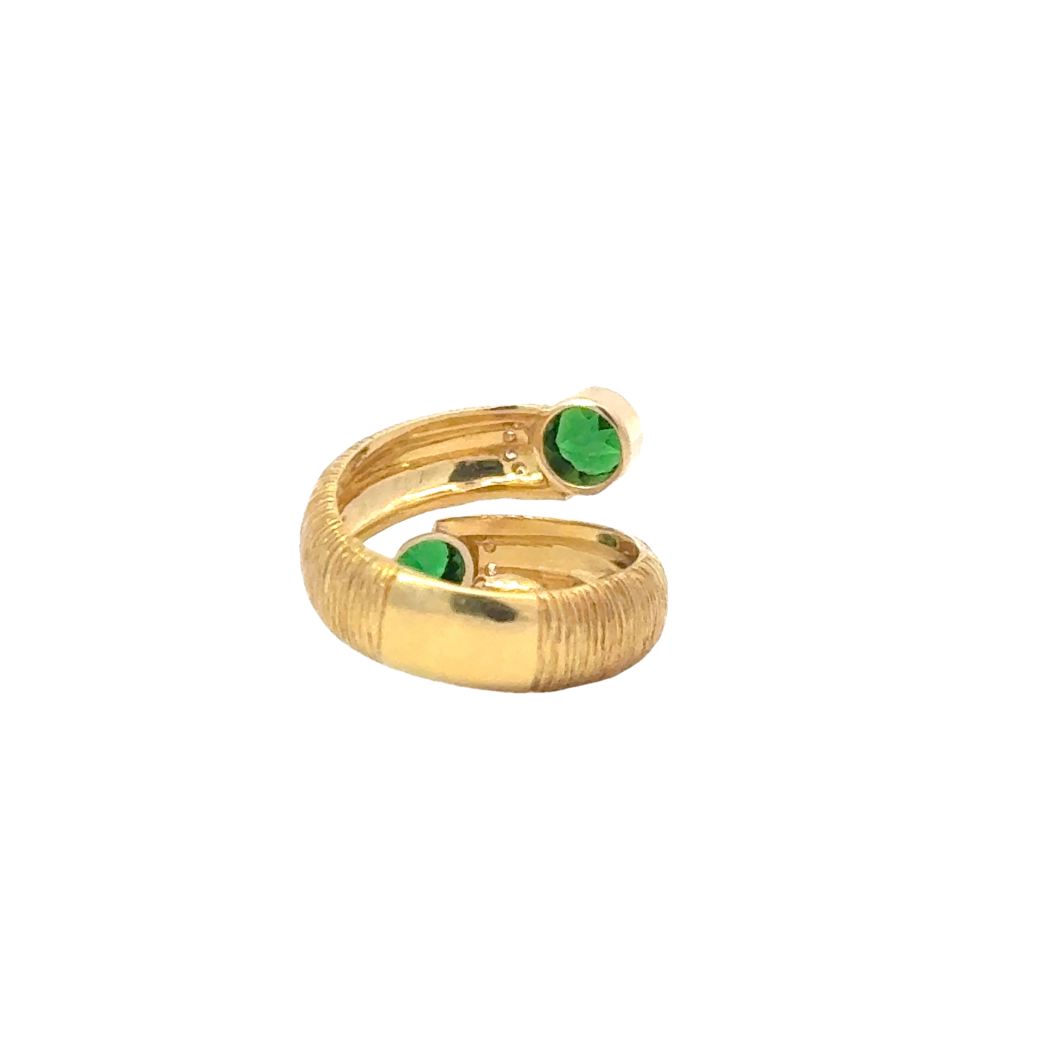 14 KARAT YELLOW GOLD DIAMOND AND TSAVORITE RING