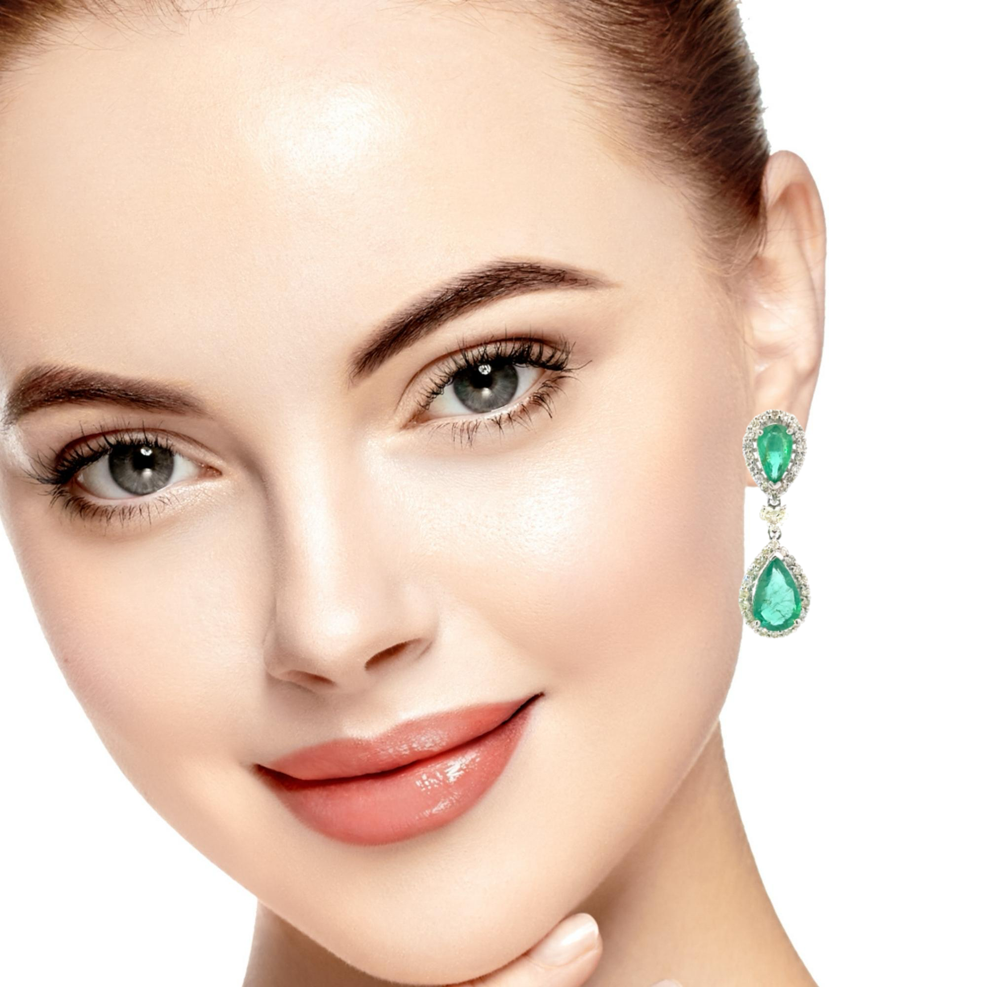EMERALD AND DIAMOND DROP EARRINGS