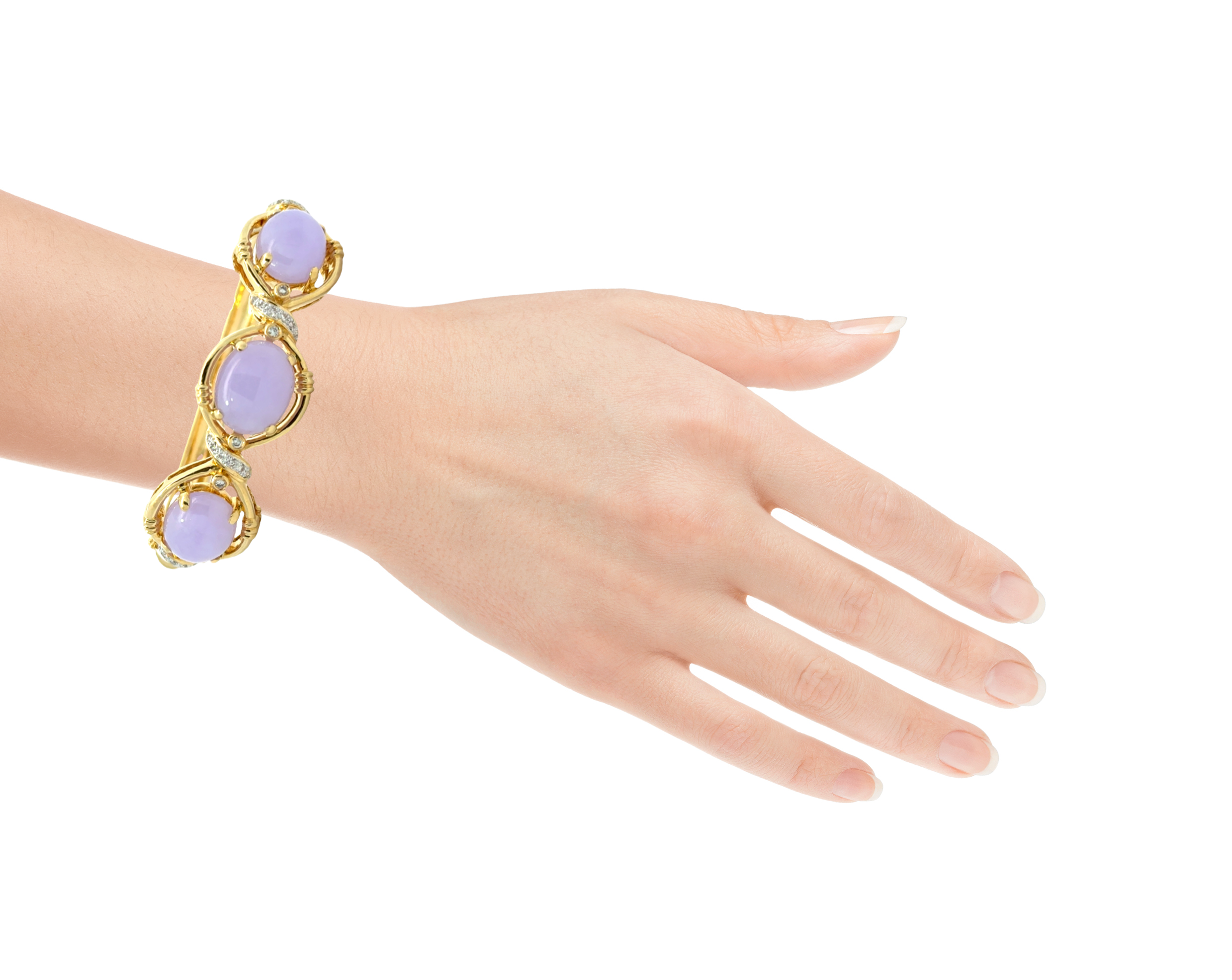 18 KARAT YELLOW GOLD LAVENDER JADE AND DIAMOND BRACELET