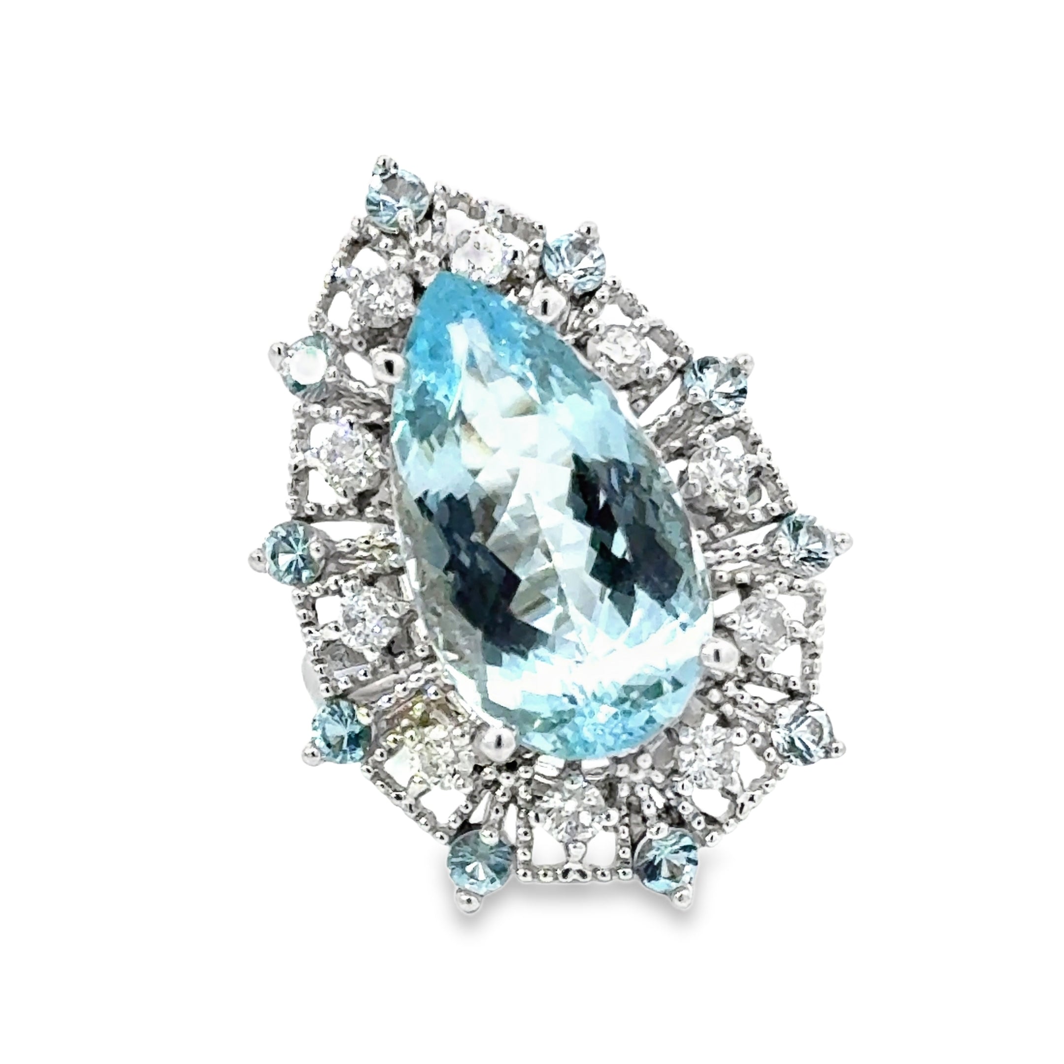 14 KARAT WHITE GOLD AQUAMARINE AND DIAMOND COCKTAIL RING