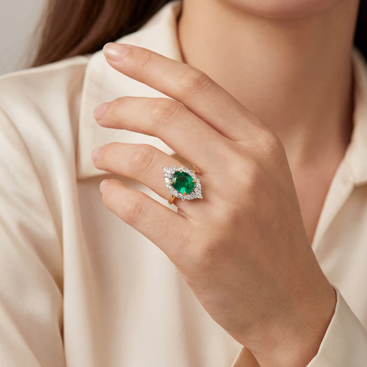 EMERALD AND DIAMOND RING