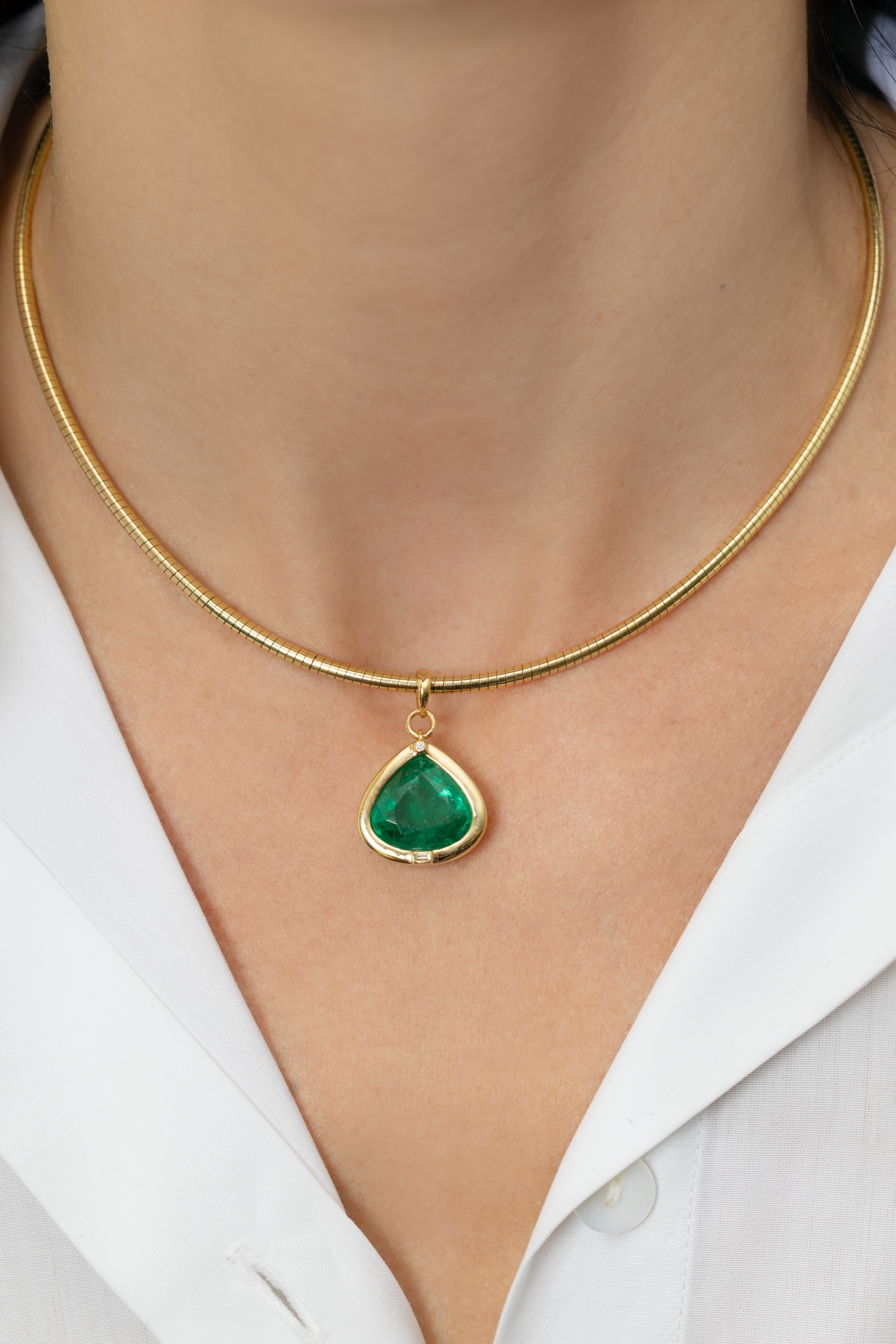 6.24 CARAT EMERALD BEZEL PENDANT