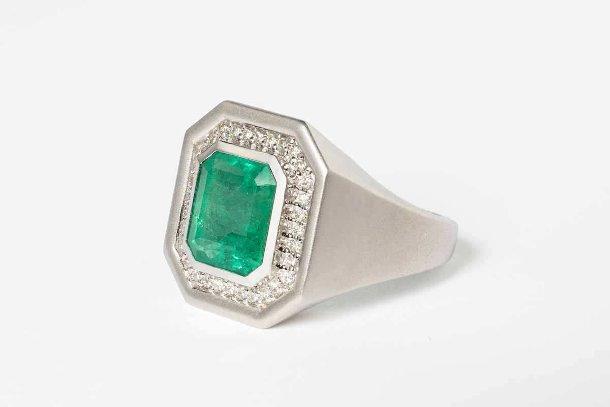 4.05 EMERALD AND DIAMOND SIGNET RING