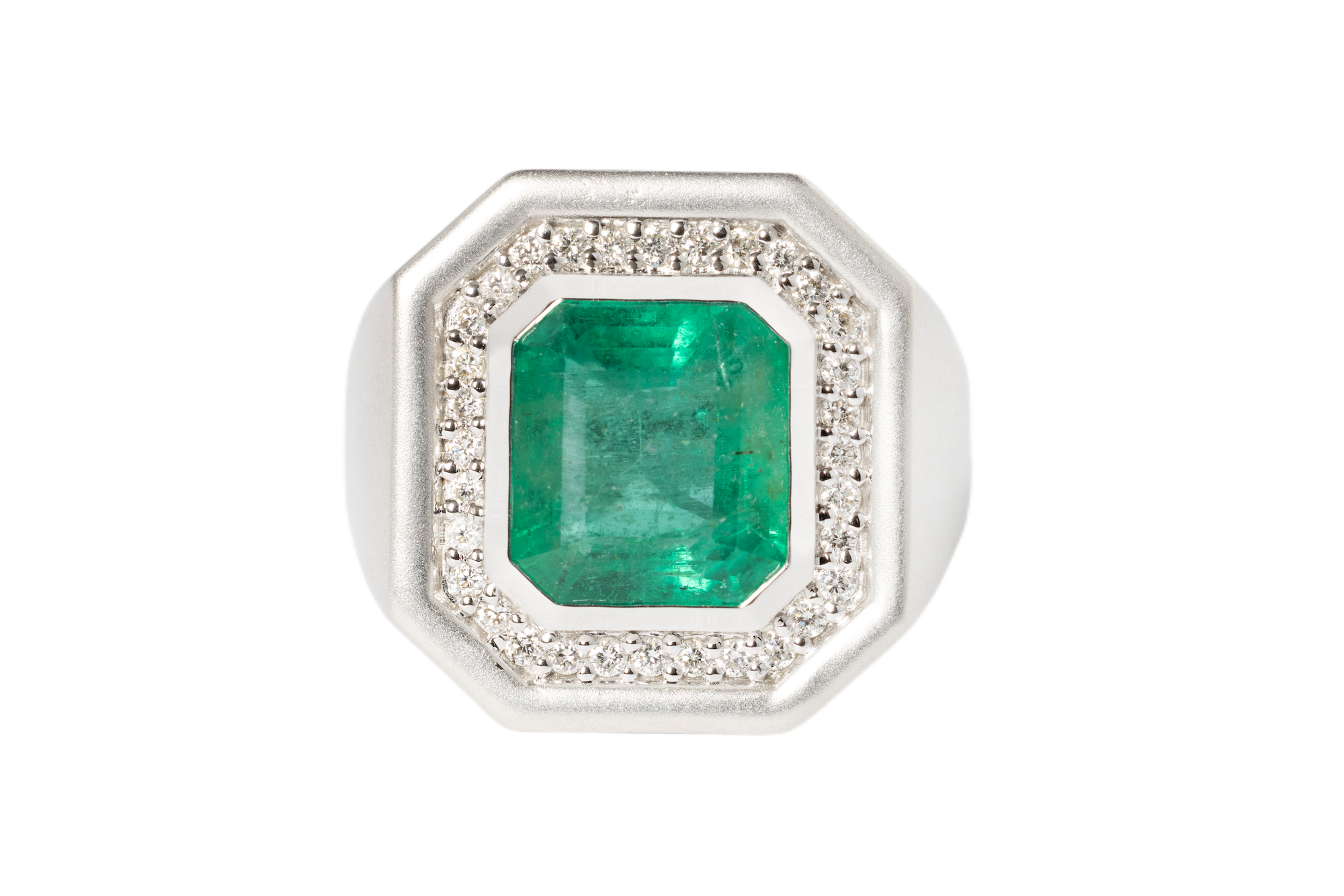 4.05 EMERALD AND DIAMOND SIGNET RING