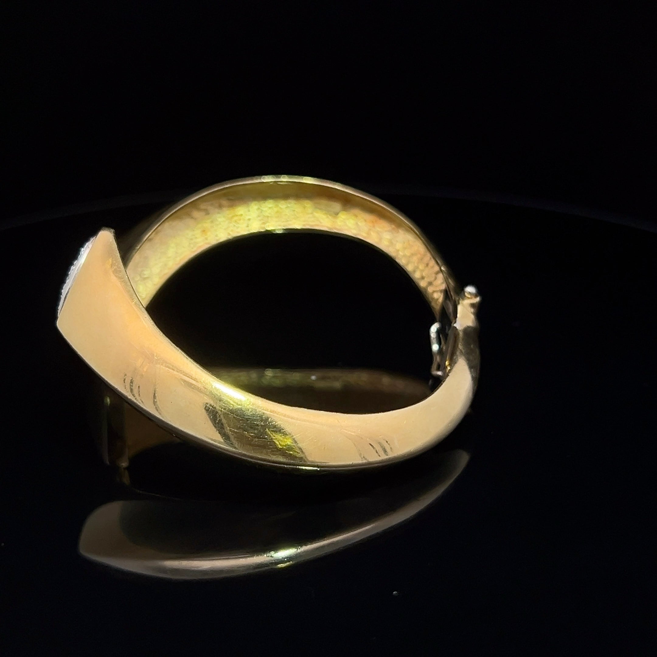 18 KARAT YELLOW GOLD AND DIAMOND BRACELET