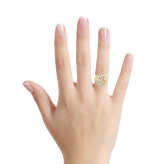 18 KARAT YELLOW GOLD DIAMOND CLUSTER RING