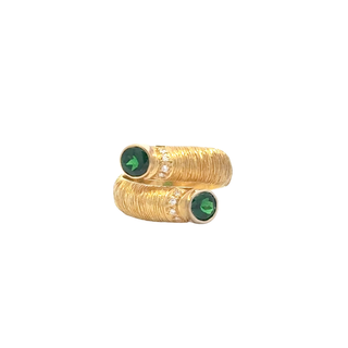 14 KARAT YELLOW GOLD DIAMOND AND TSAVORITE RING