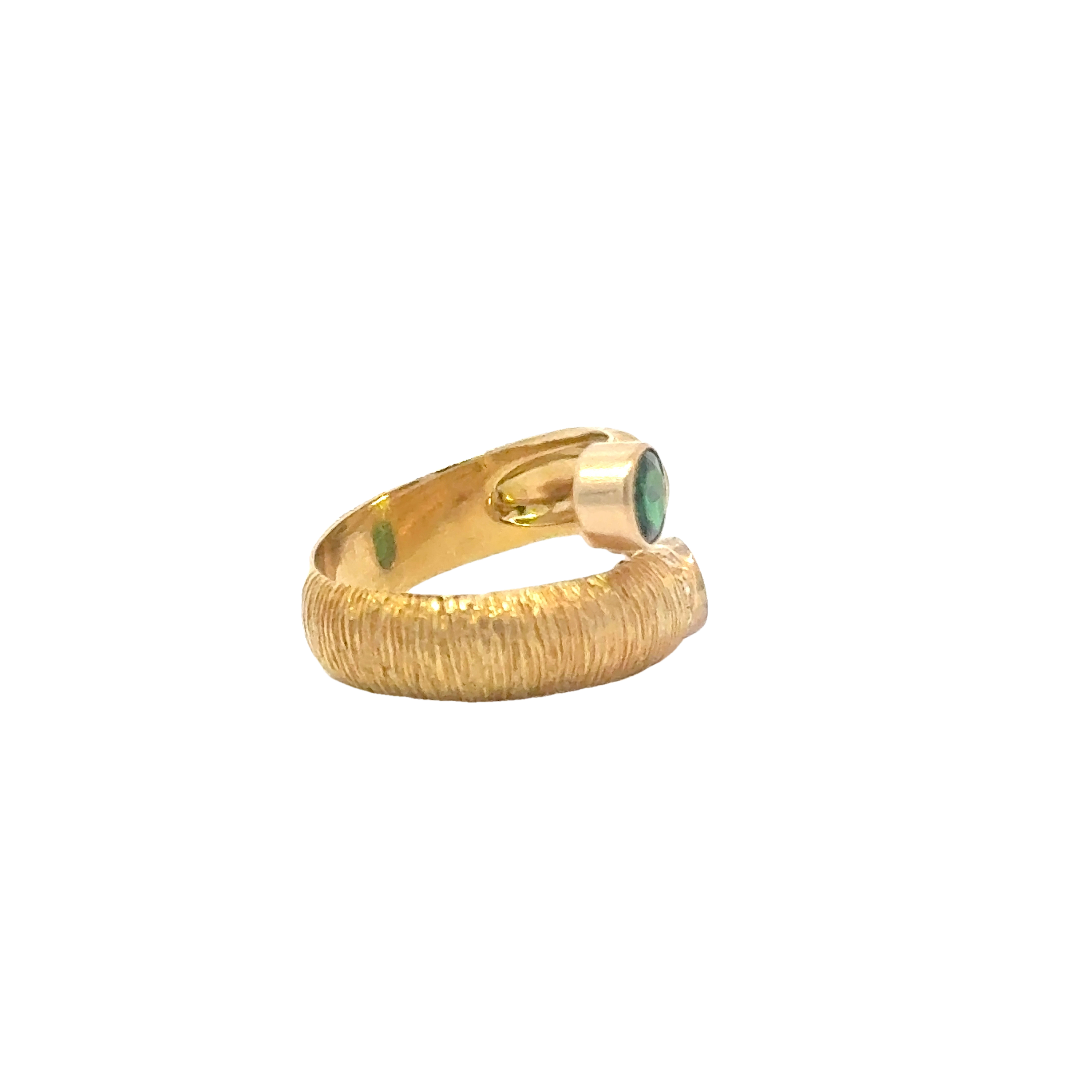 14 KARAT YELLOW GOLD DIAMOND AND TSAVORITE RING
