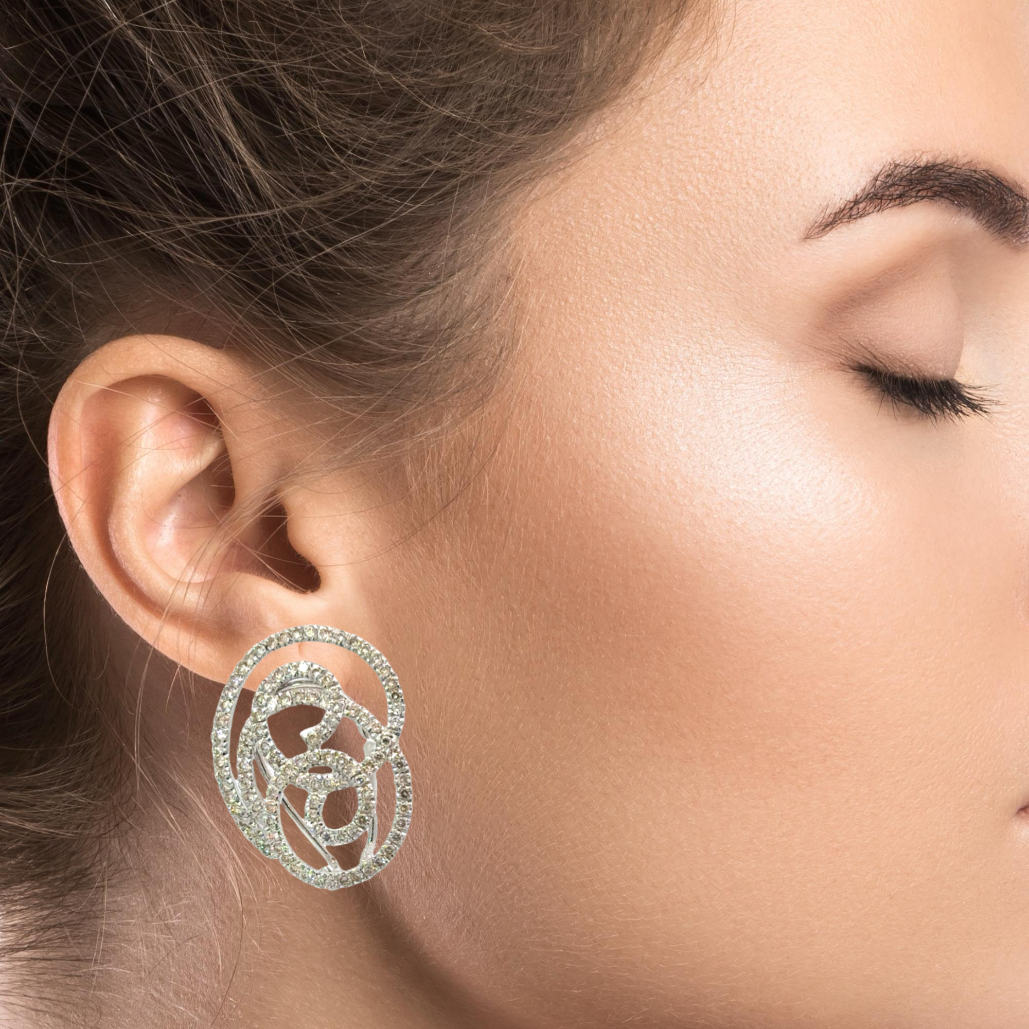 14 KARAT WHITE GOLD AND DIAMOND EARRINGS