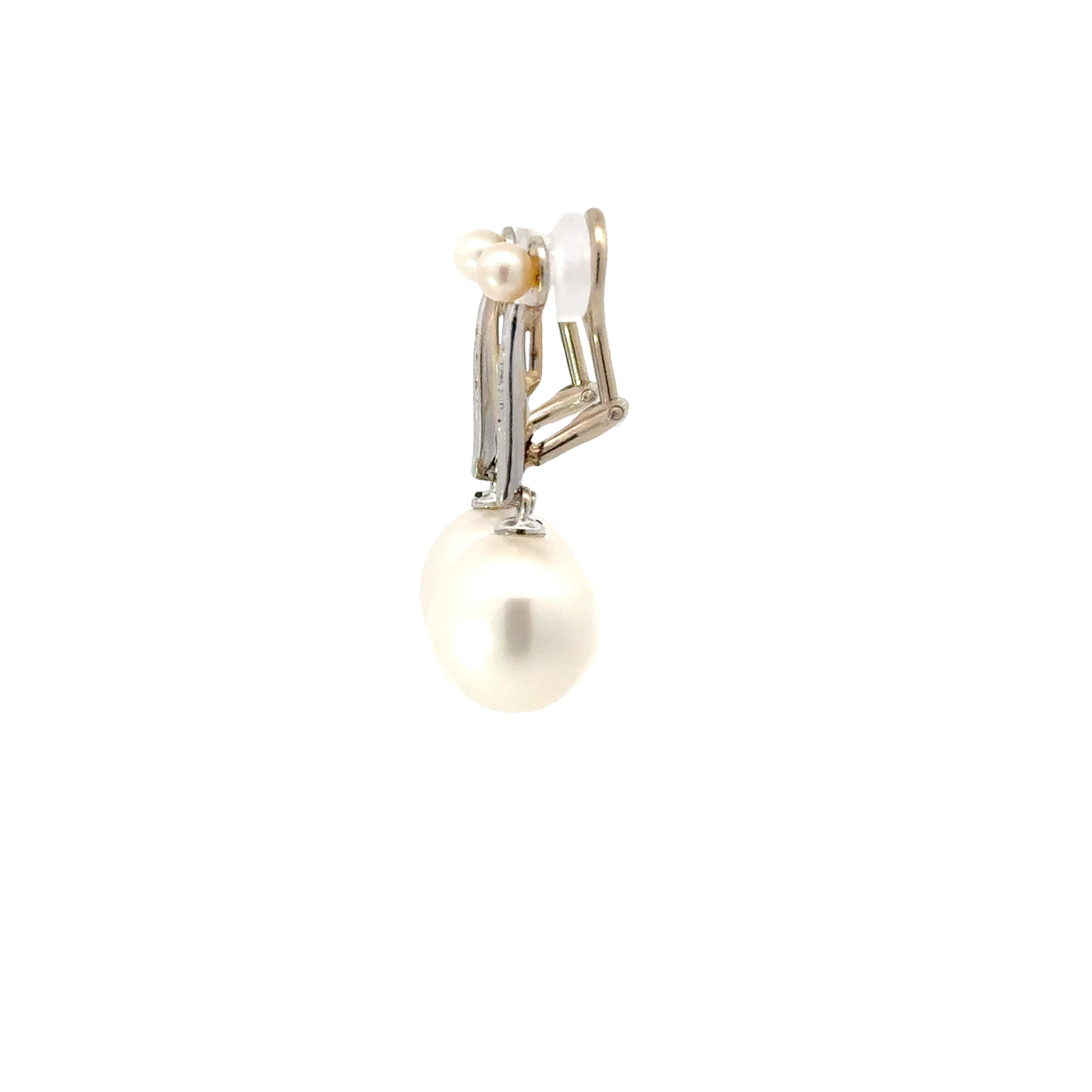 14 KARAT WHITE GOLD PEARL AND DIAMOND DROP EARRINGS