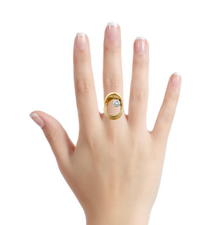 14 KARAT YELLOW GOLD DIAMOND RING