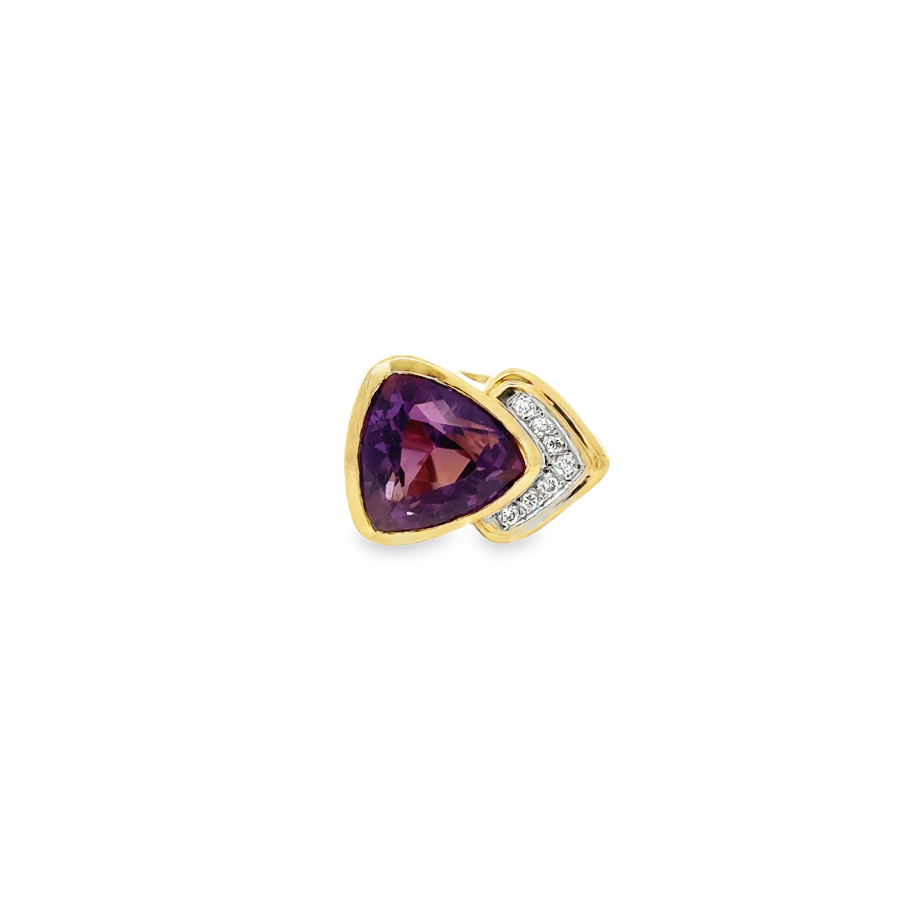 14 KARAT YELLOW GOLD AMETHYST AND DIAMOND RING