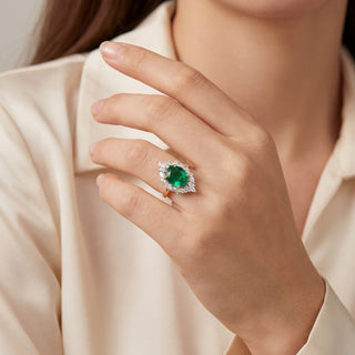EMERALD AND DIAMOND RING