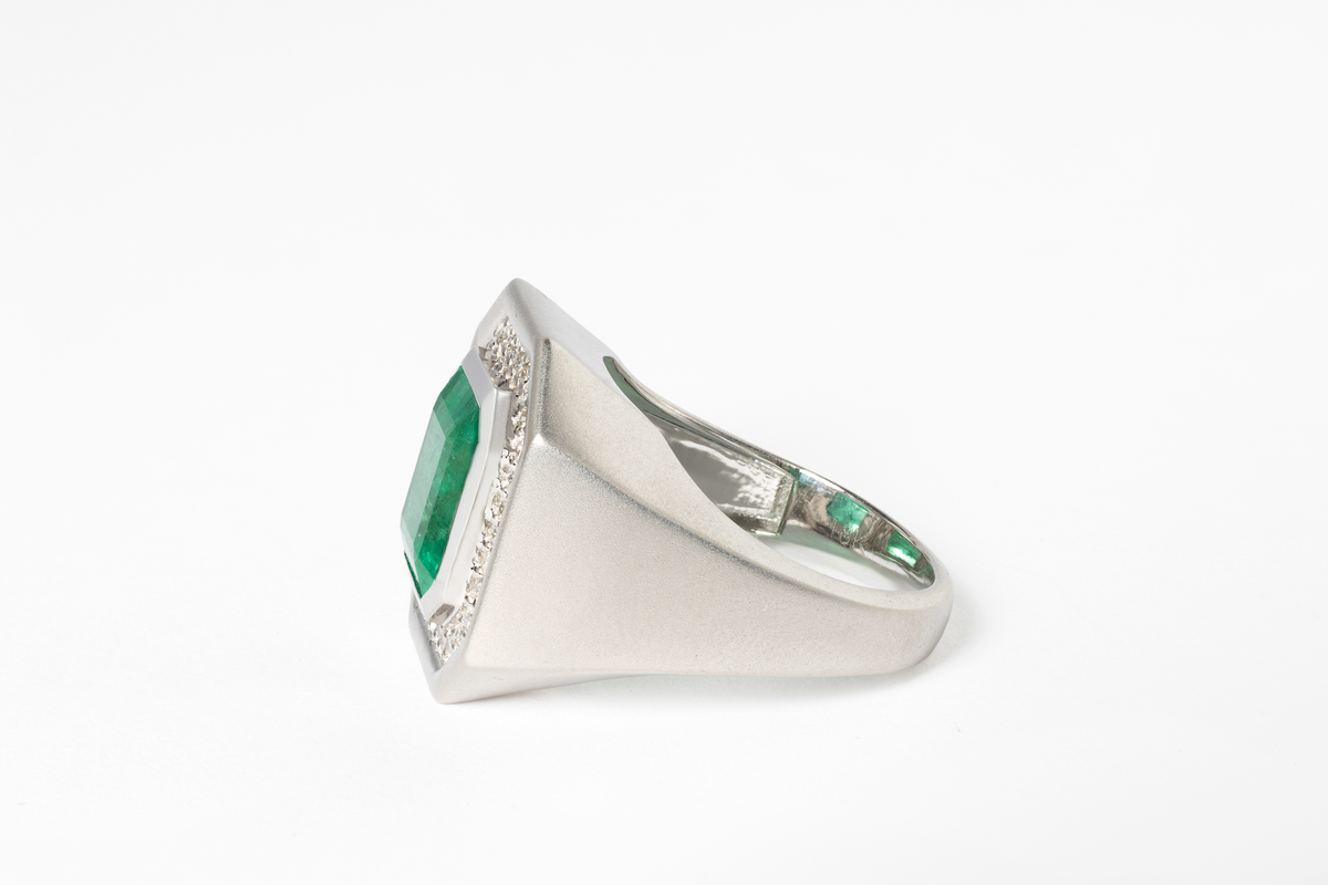 4.05 EMERALD AND DIAMOND SIGNET RING